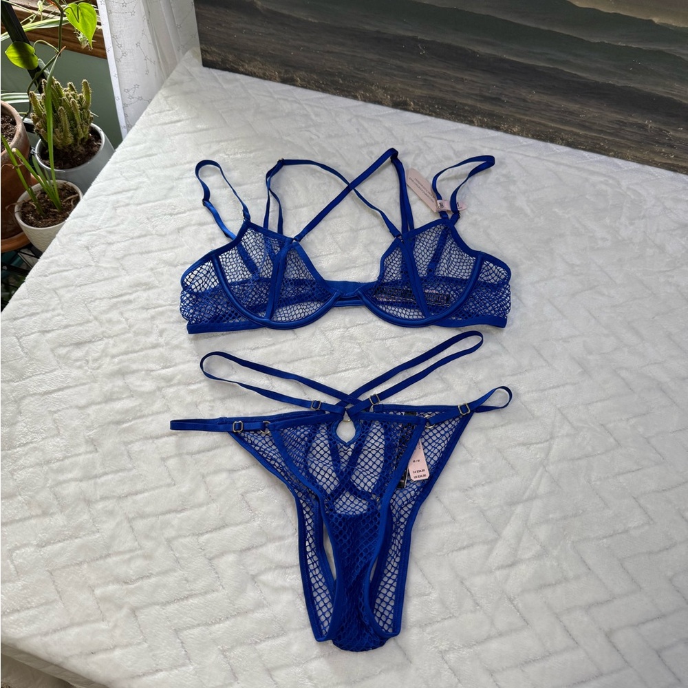 Nwt $89 Victorias Secret Very Sexy Strappy Cheeky Fishnet Open Cup Bra Blue M